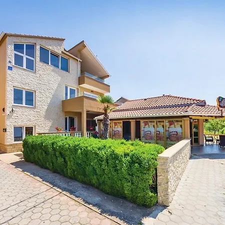 Bozena Apartment